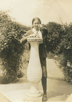 Pic of Amy age 13 in the autumn of 1914